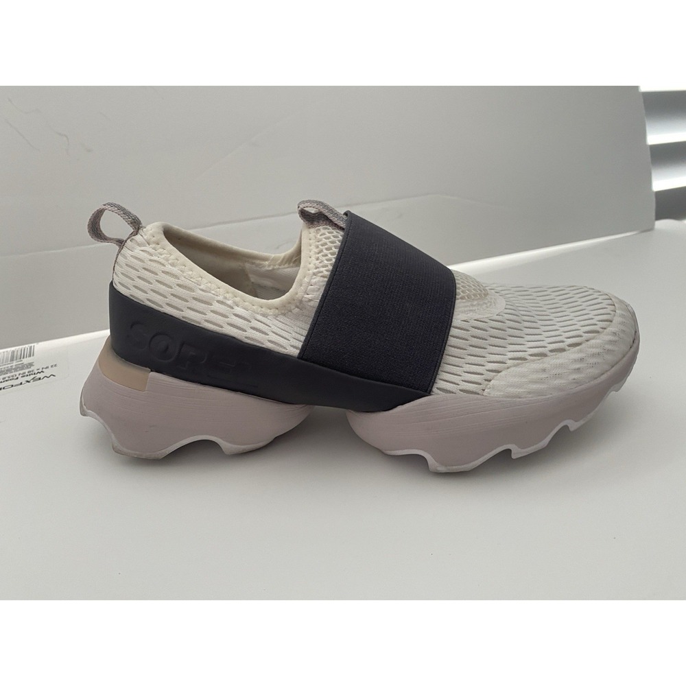 Sorel Kinetic Impact Strap White & Black NL4698-125 Women's Size 6 M EUC